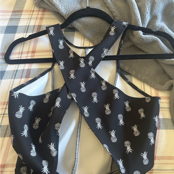 Pineapple Hollister sundress - Picture 3 of 4